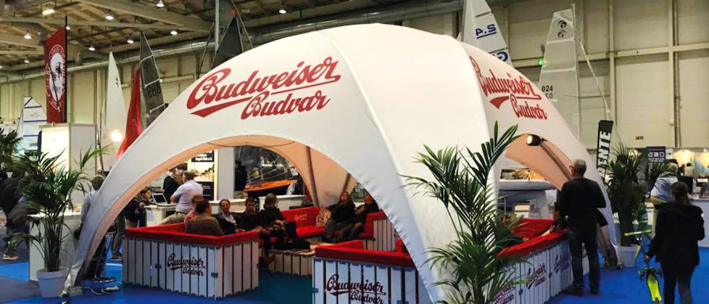 CE_Lounge_White_Red_Branded_Printed_Panel_CS_COM_Branded_Food_and